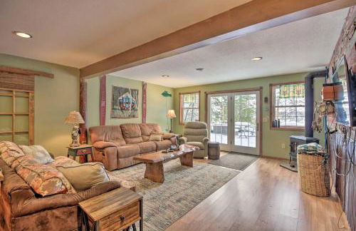 Lakefront Deer River Apt with Dock, Fire Pit and Patio - Foto 6