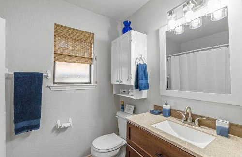 Lakefront retreat, hot tub, pets - Foto 16