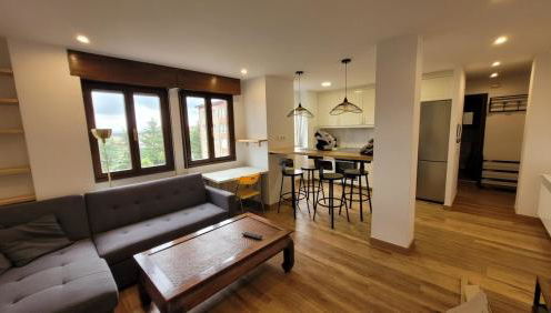 Apartamento con cocina abierta y vistas verdes - Foto 1