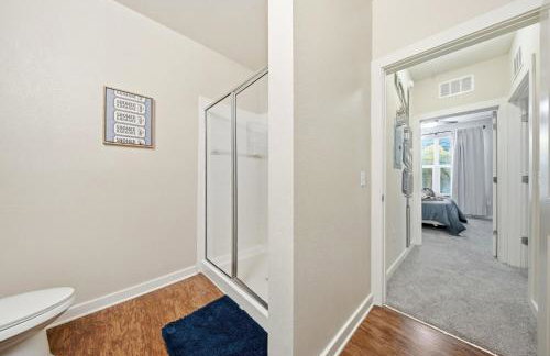 Stylish 2BR w Balcony, Pool & Pet-Friendly #15 - Foto 30