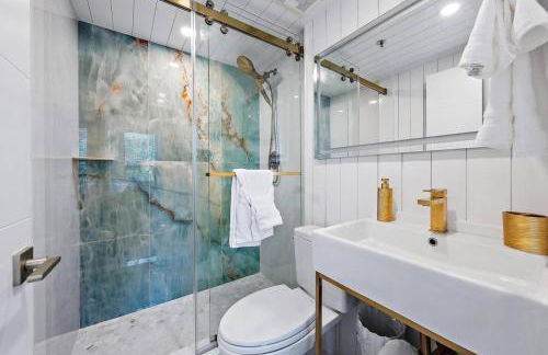 Chic 1BR Pineapple Pad Near Ocean and Pool - Foto 16