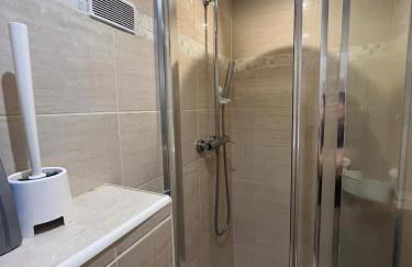 Jolie appartement Nice proche mer et aéroport Une chambre plus salon avec cuisine - Photo 7