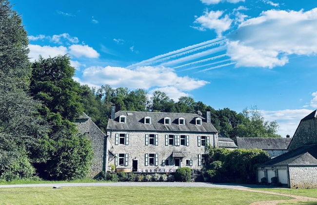 Castle in Ferrieres With Pond Garden - Photo 1