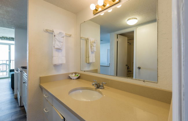 Beach Club at Montego Inn - Photo 54