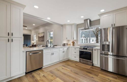 Tranquil Mountain Escape Luxurious 5-Bedroom Farmhouse with Pool - Foto 8