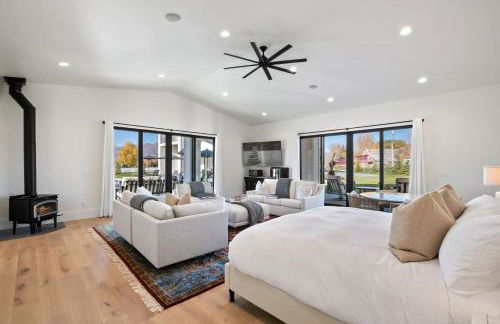 Studio Pool House by Xquisite Rentals - Photo 8