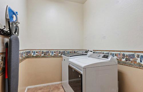 Chill & Thrill | Pool, Hot Tub • Family Game Villa - Foto 25