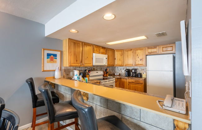 Romar Tower Condos - Photo 20