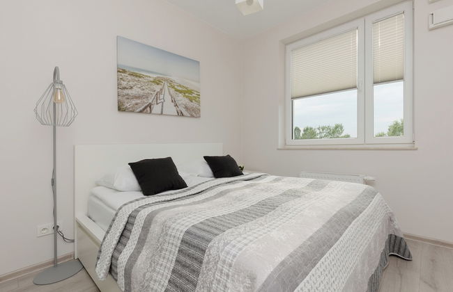 Comfy Apartment With Parking by Renters - Photo 5