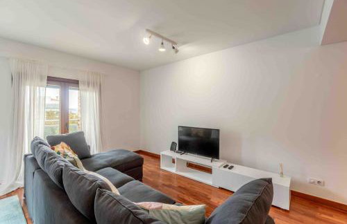 Modern 2 bedroom apt 20 min from city center - Foto 1