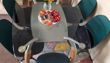 4 bed rooms 5 double beds holidays house near train station - Foto 3