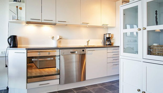 5 Person Holiday Home on a Holiday Park in Gudhjem - Foto 3, Cocina privada