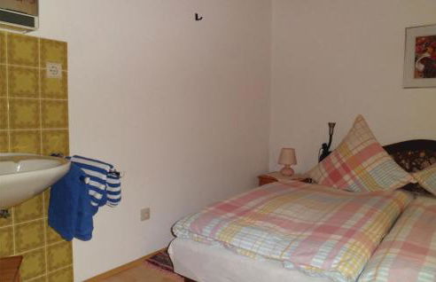 Gorgeous Apartment In Mühlhausen - Photo 11