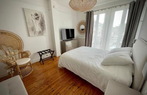 Suites Mana - Le Manaloft, Chic et moderne avec salle privée de Fitness en plein centre-ville de Rethel - Foto 9