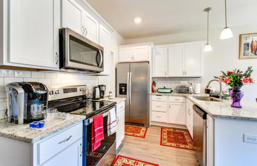 Work, Explore & Relax: Modern Townhome in Lula! - Photo 10