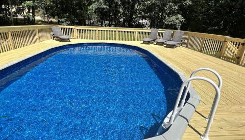 AMAZING Home with PRIVATE POOL, GAME ROOM & FIRE PIT! - Foto 2, sunbed