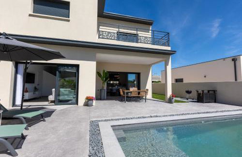 Villa Miray - Beach & Pool - Photo 3