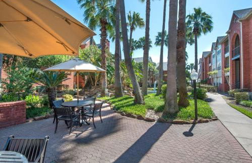 Med Center Charm 2br Haven - Photo 28