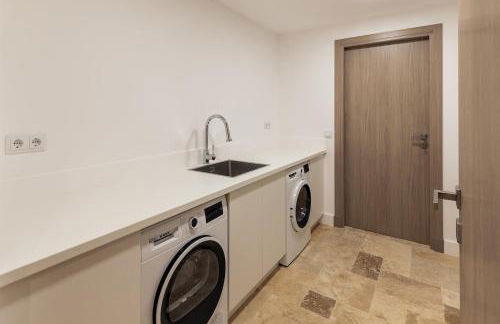 Faro Luxury Home with Heated Pool and Garden - Foto 26