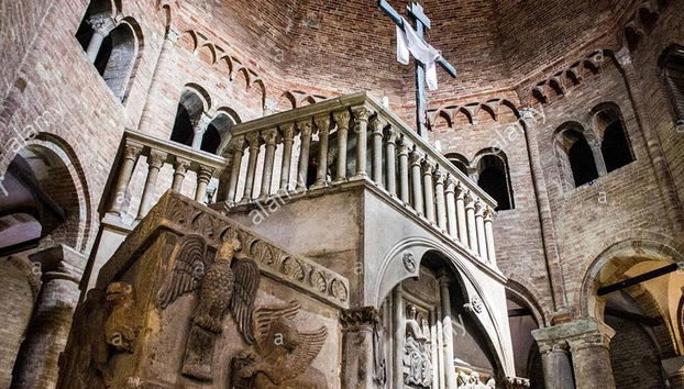 Private tour of Santo Stefano Basilica and Corte Isolani - Photo 2