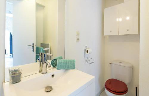 Peaceful Holiday Home in Plouguin with Indoor Pool - Foto 60