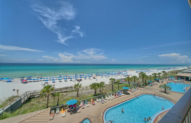 Cozy Condominium with Astonishing View from Spacious Balcony - Unit 0401 by RedAwning - Foto 25