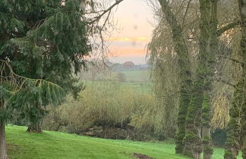 Fantastic Location, Annexe with Hot Tub - Photo 2