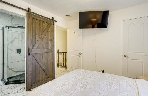 Bay and Hill Views Modern Hercules Home - Foto 20