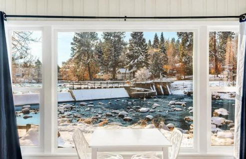 Riverside Cottage - Just Steps from the Deschutes - Foto 3