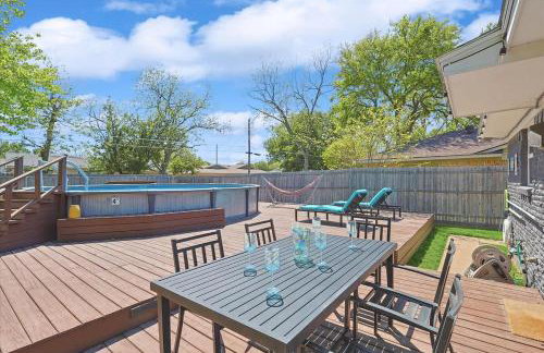 Peaceful and Relaxing Getaway w Beautiful Pool - Photo 30