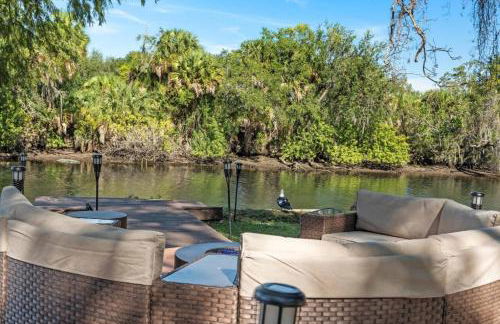 Hideout on the Hillsborough is a Gorgeous Renovated 3BR Pet Friendly Home on the Hillsborough River located in the North End of Seminole Heights - Foto 49