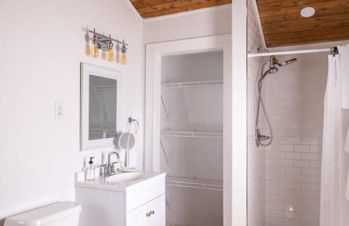 Open Concept Cabin for 2 - Near Ark Encounter! - Foto 9