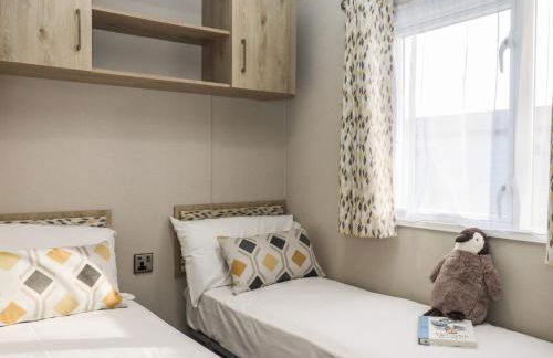 Caravan A24 at Landscove Holiday Park - Photo 17