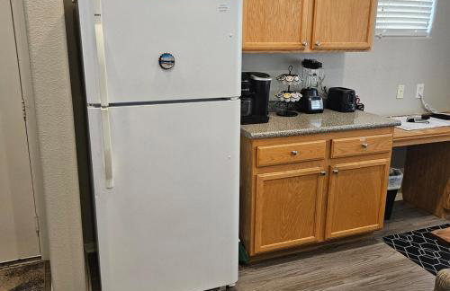 This cute 3 bedroom 2 and half bath is cozy - Photo 40