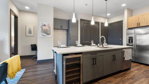 Modern Comfort North Austin with Balcony and Workspace - Foto 4