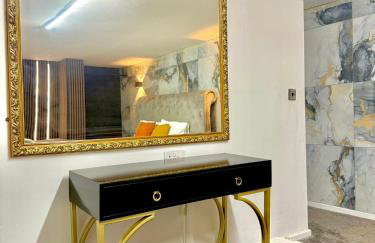 1-Bed Apartment - Sleeps 2 Wifi & Central - Photo 3