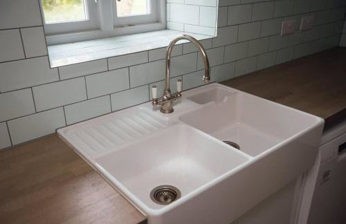 Farmhouse Charm with Modern Style in Pembrokeshire - Foto 58