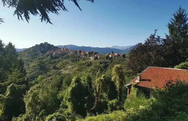 Cozy Mountain Apartment Retreat in Bajardo - Foto 20