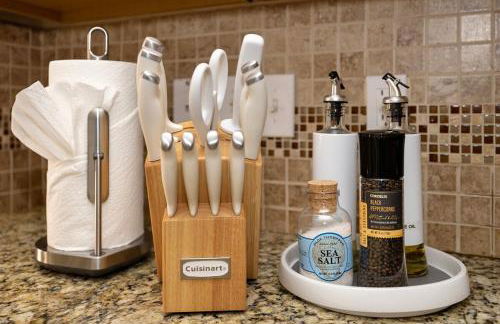 King and Queen Beds with a Gourmet Kitchen - Foto 14