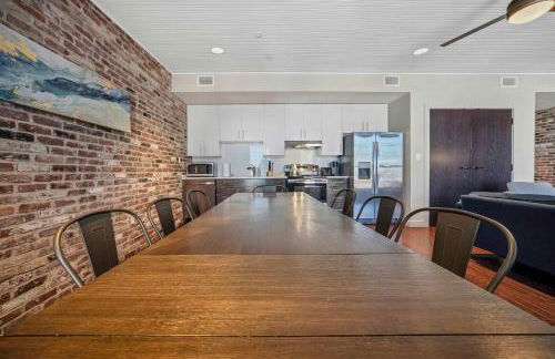 Ideal Spot Near 4th Street Live & Local Dining - Foto 18