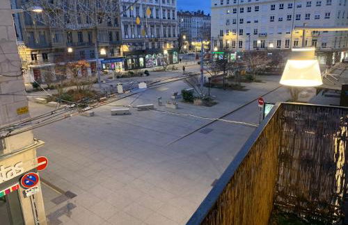 020 CHIC & COSY GRAND APPART 57m2 HYPERCENTRE WIFI SMART TV NETFLIX - Foto 49