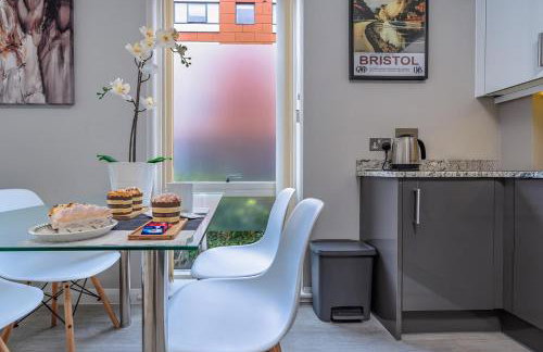 Garden View Serviced Flat by Castle Park, Lift - Foto 8