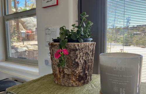 Eagles Nest Casita Luxury king memory foam bed feather pillows & duvet Amazing views, private balcony, Great location & Dog friendly - Foto 35