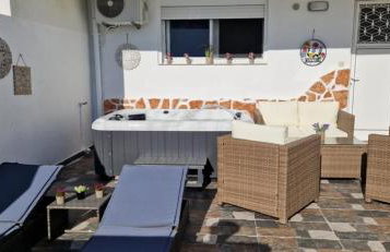 Stergios Suite with Private Jacuzzi - Photo 32