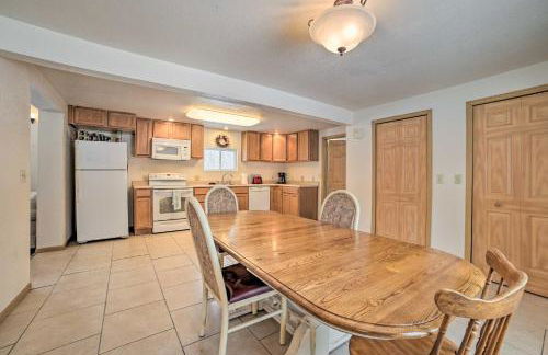 Cozy Cadillac Retreat Walk to Ski Resort! - Foto 10