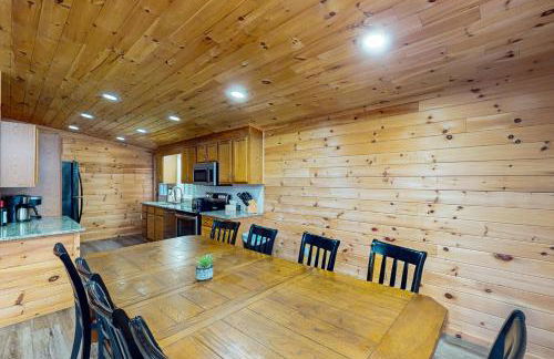 Hot Tub, Dock, Pool Table! Lakefront Poconos Haven - Foto 8