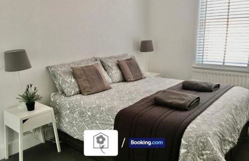 Netley Village Apartment By Your Stay Solutions Short Lets & Serviced Accommodation Netley Southampton With Free Wi-Fi - Photo 6