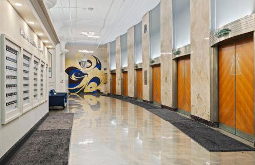 Indy Urban Nest - Sleeps 8 - Skywalk Access - Convention Center - Stadium - Foto 22