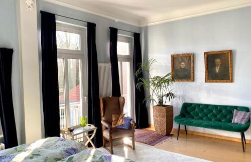 ruhige Wohnung in zentral gelegener Gründerzeitvilla - Photo 1