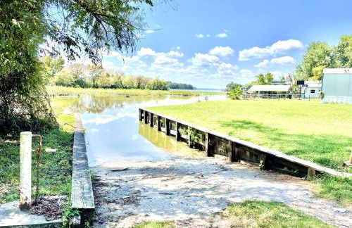 Lake Conroe 3BR Home w Boat Ramp Access, Kings, BBQ, Sleeps 8 - Photo 7